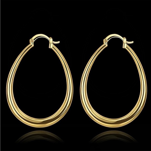 NEW 18K Yellow Gold 1.5'' Oval Hoop Earrings - Picture 2 of 12